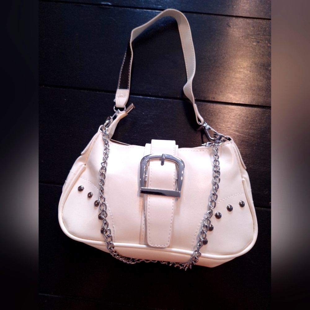 WHITE FAUX LEATHER PURSE